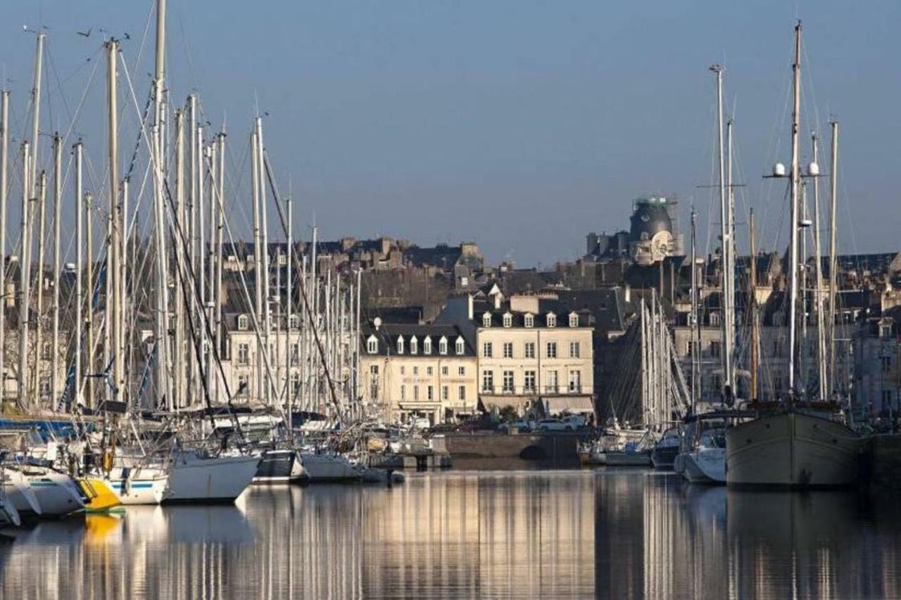 Stop 100m Du Port-parking Gratuit A 5mn